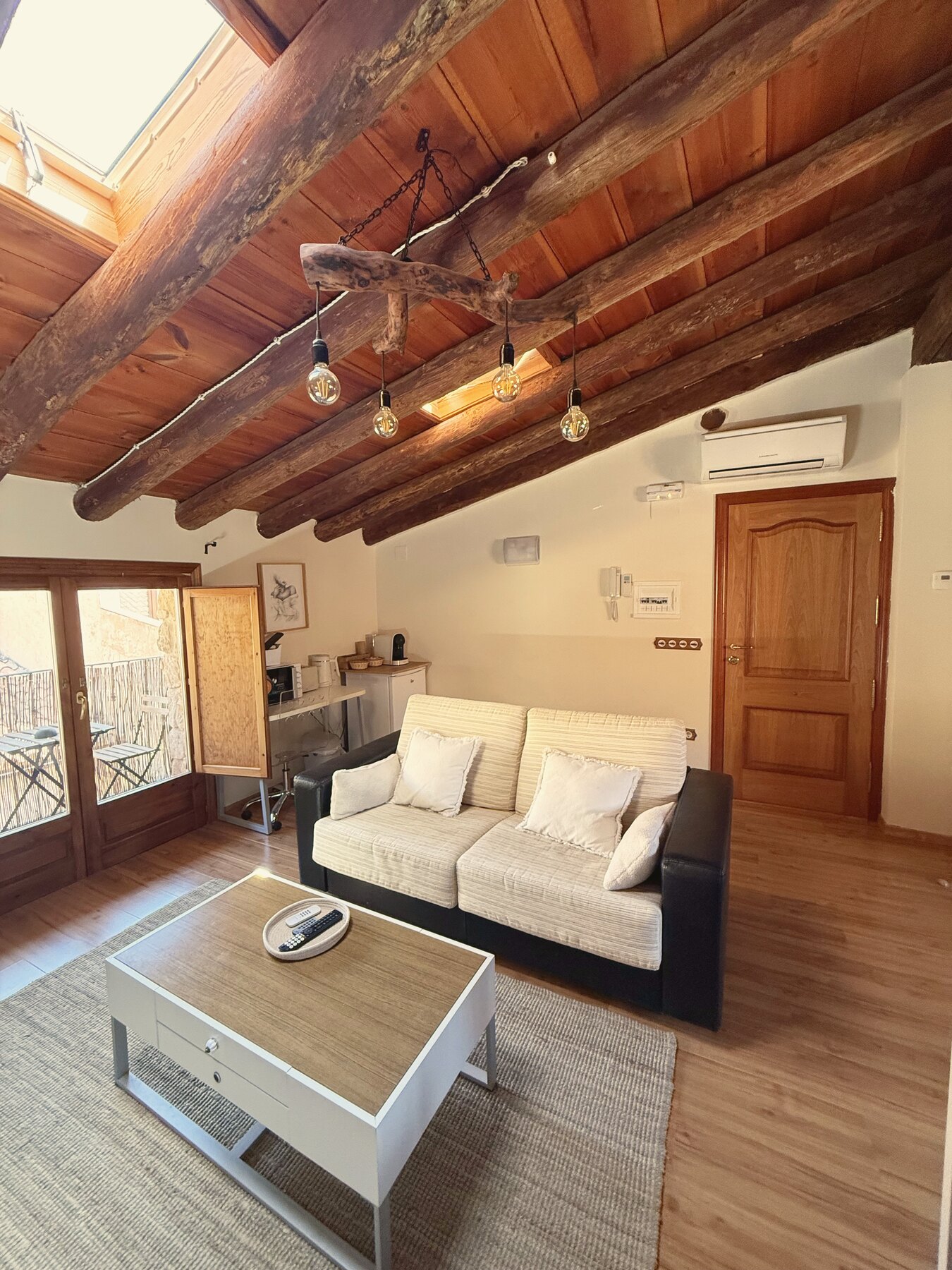 Rincón de chimenea del ático loft