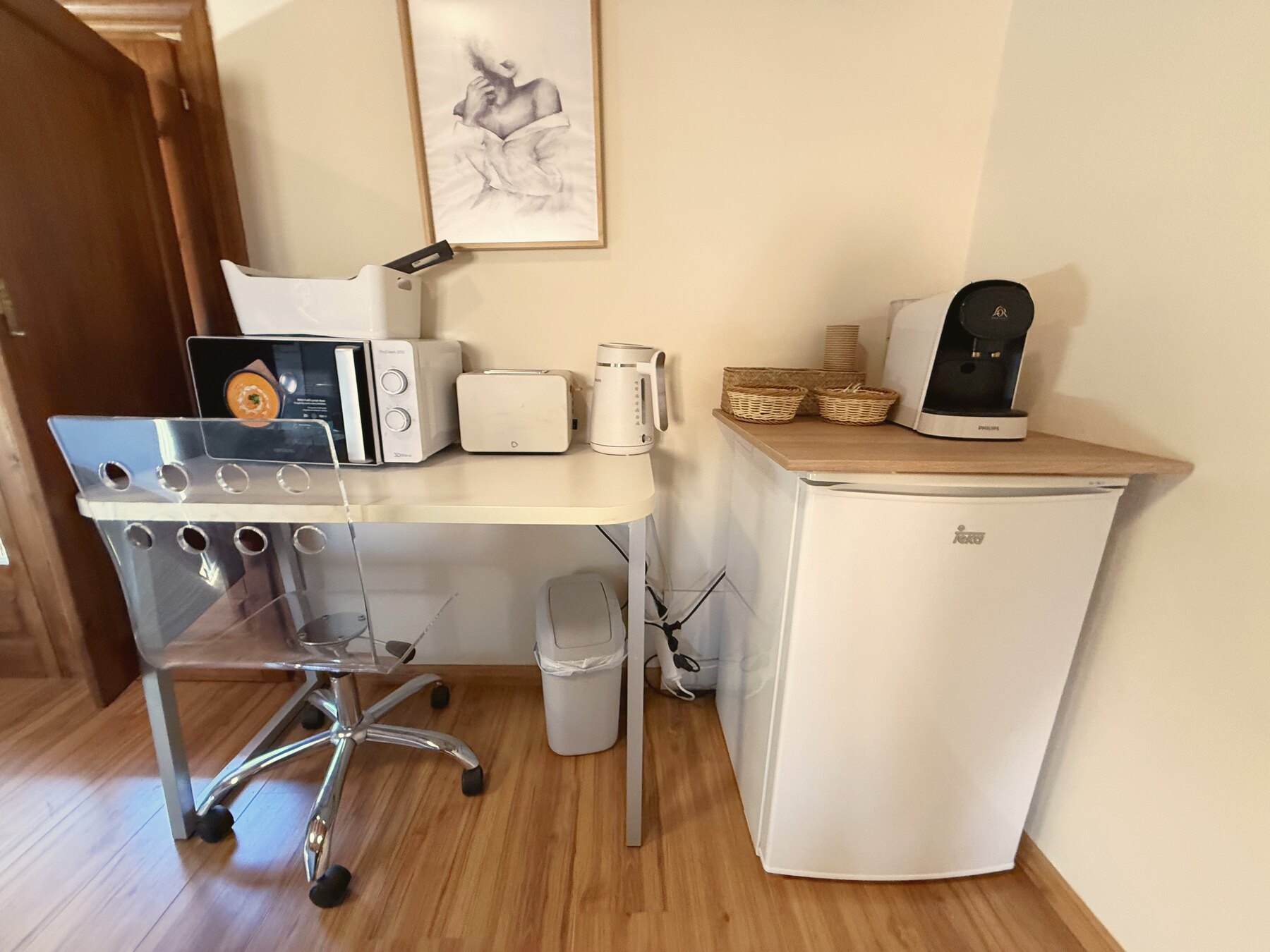 Zona de café y escritorio del ático loft