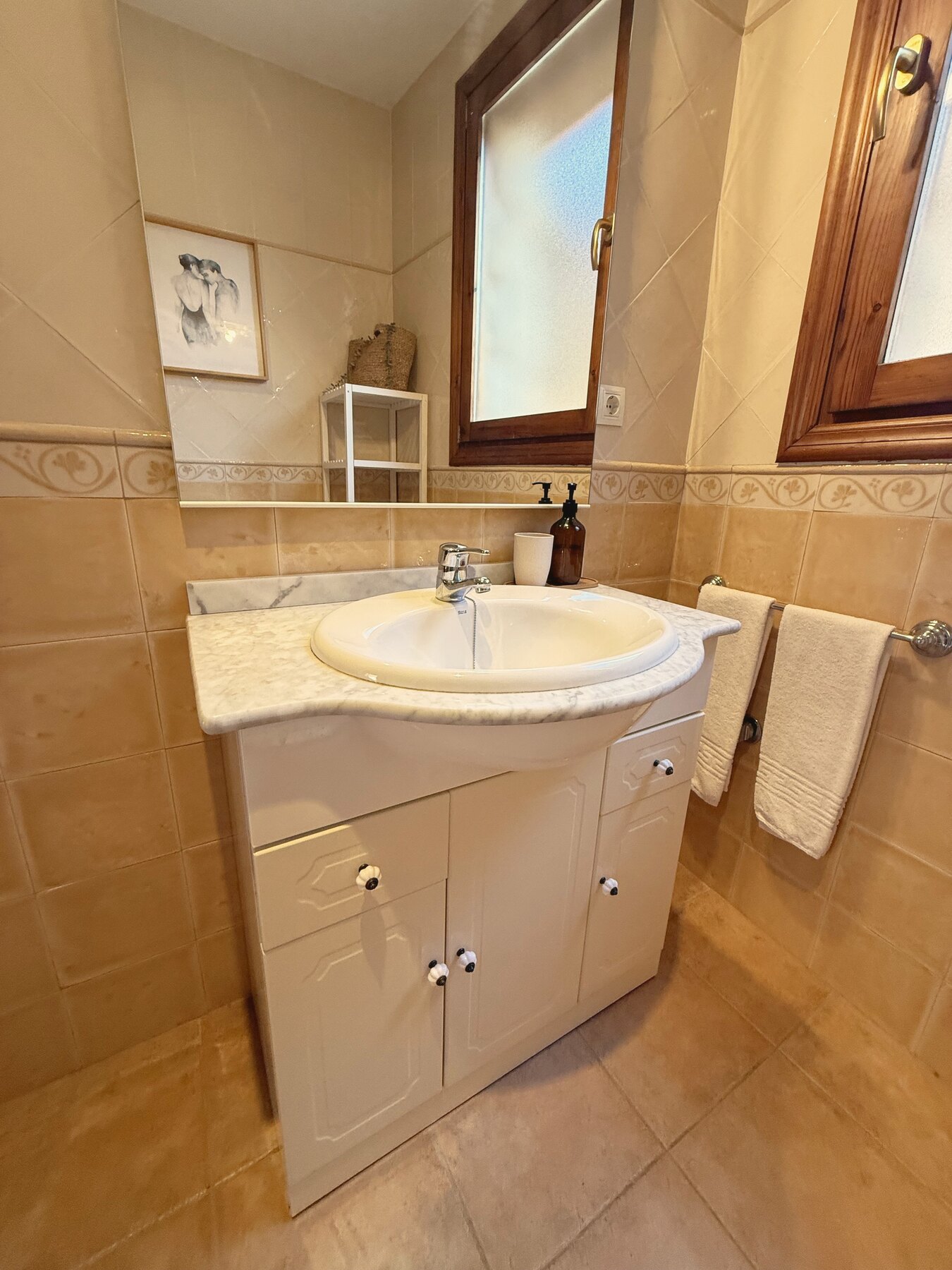 Baño del apartamento de dos dormitorios